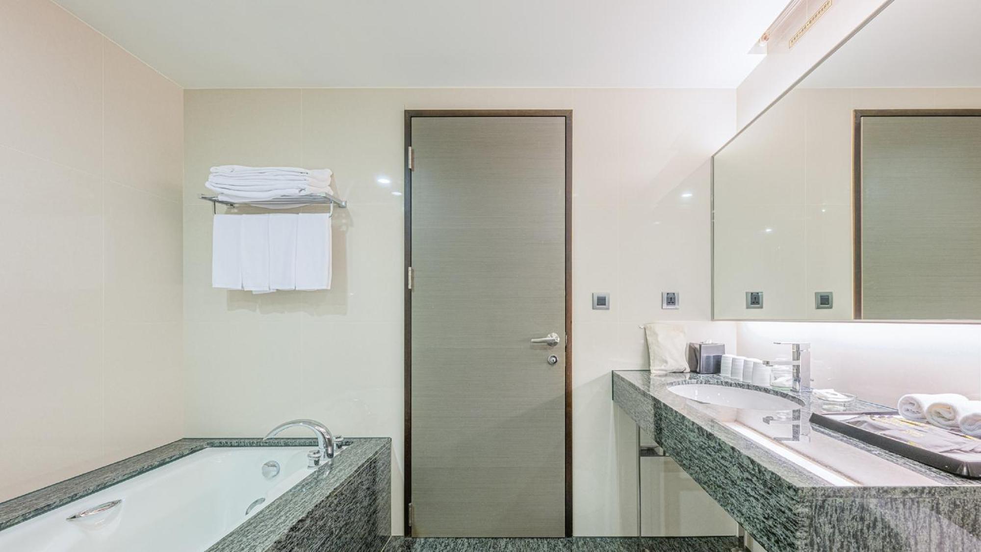 Check Inn Select Taichung Dadun Buitenkant foto