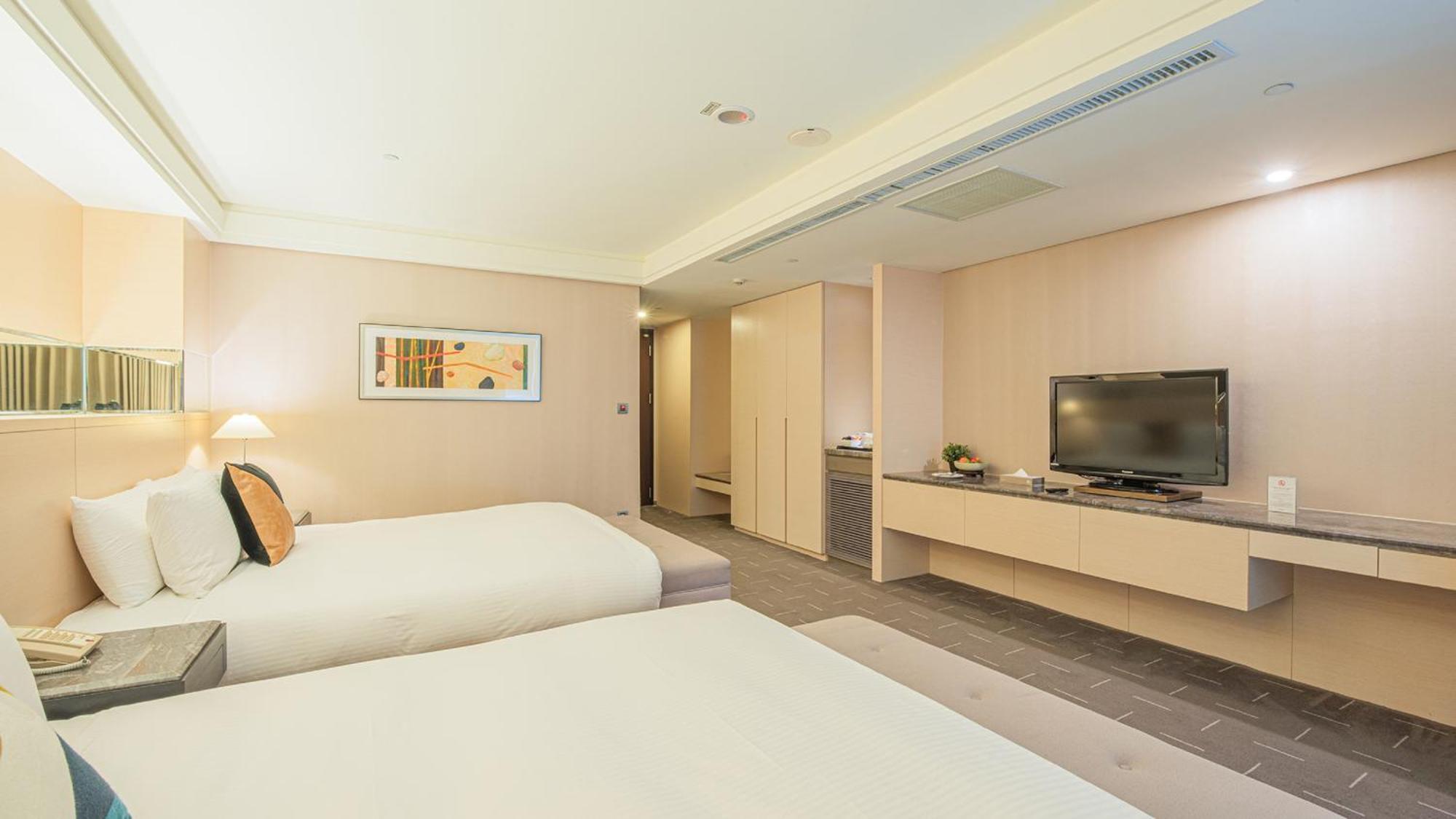 Check Inn Select Taichung Dadun Buitenkant foto